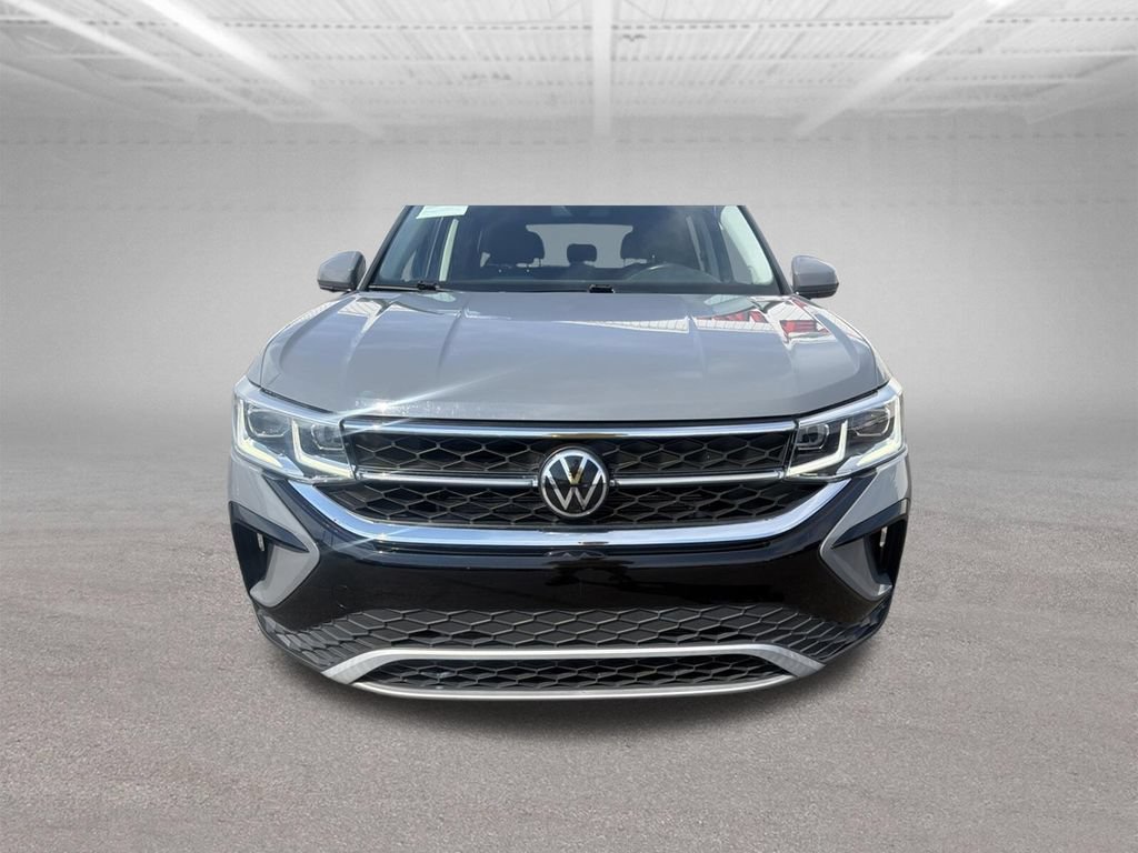 Used 2022 Volkswagen Taos SEL w/ Panoramic Sunroof Package AWD/4WD image 16