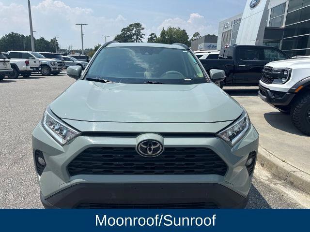 Used 2021 Toyota RAV4 XLE w/ Convenience Package FWD image 3