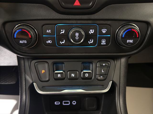 Used 2019 GMC Terrain SLE w/ Driver Convenience Package image 10