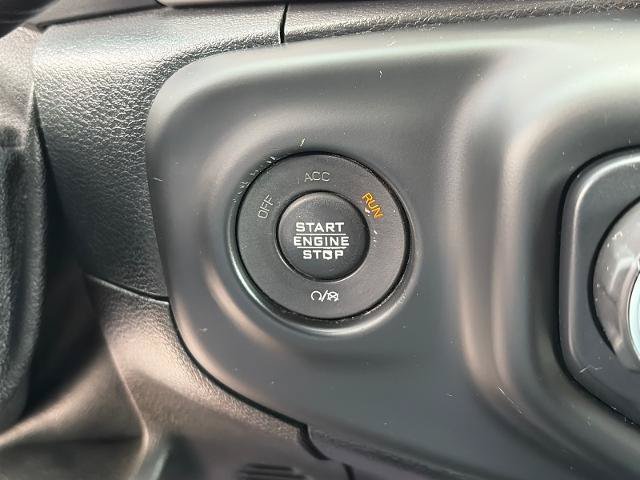 Used 2018 Jeep Wrangler Unlimited Sahara AWD/4WD image 8