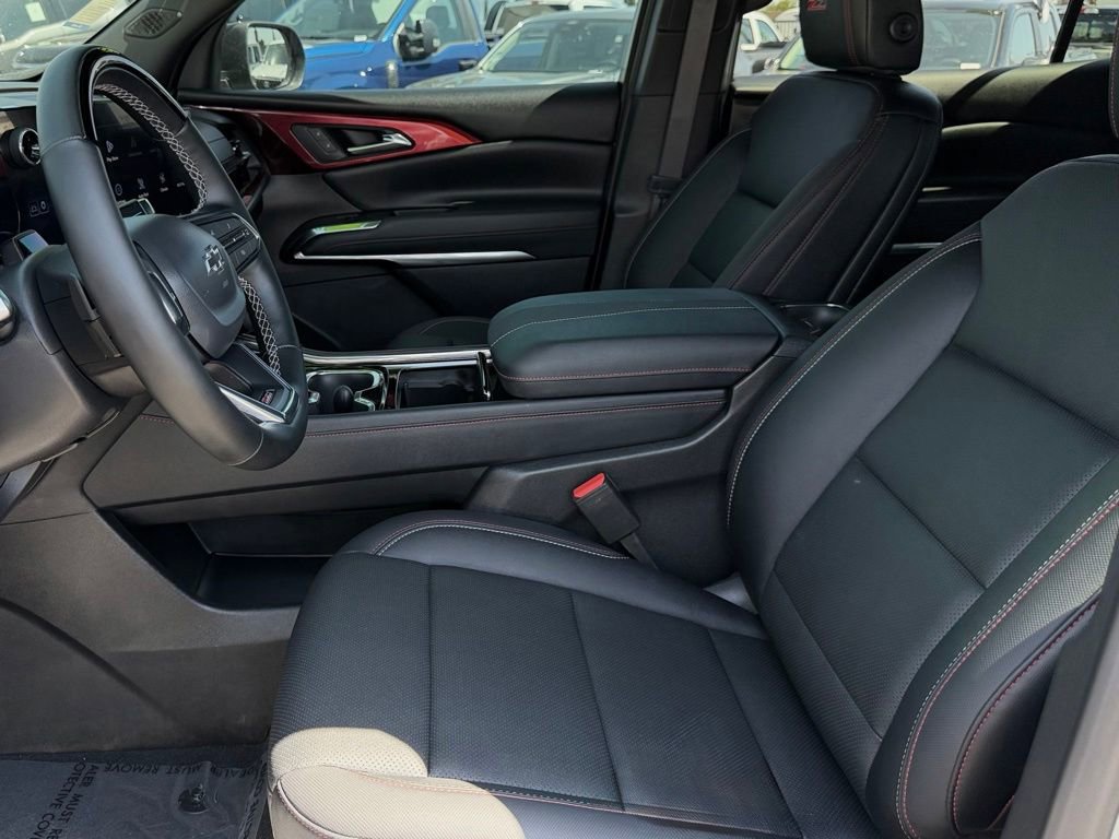 Used 2025 Chevrolet Traverse Z71 w/ Enhanced Driving Package AWD/4WD image 16