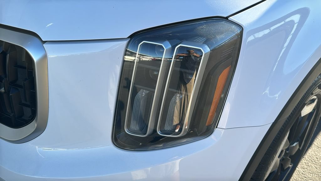 Used 2024 Kia Telluride EX w/ EX Captain's Chair Package AWD/4WD image 6