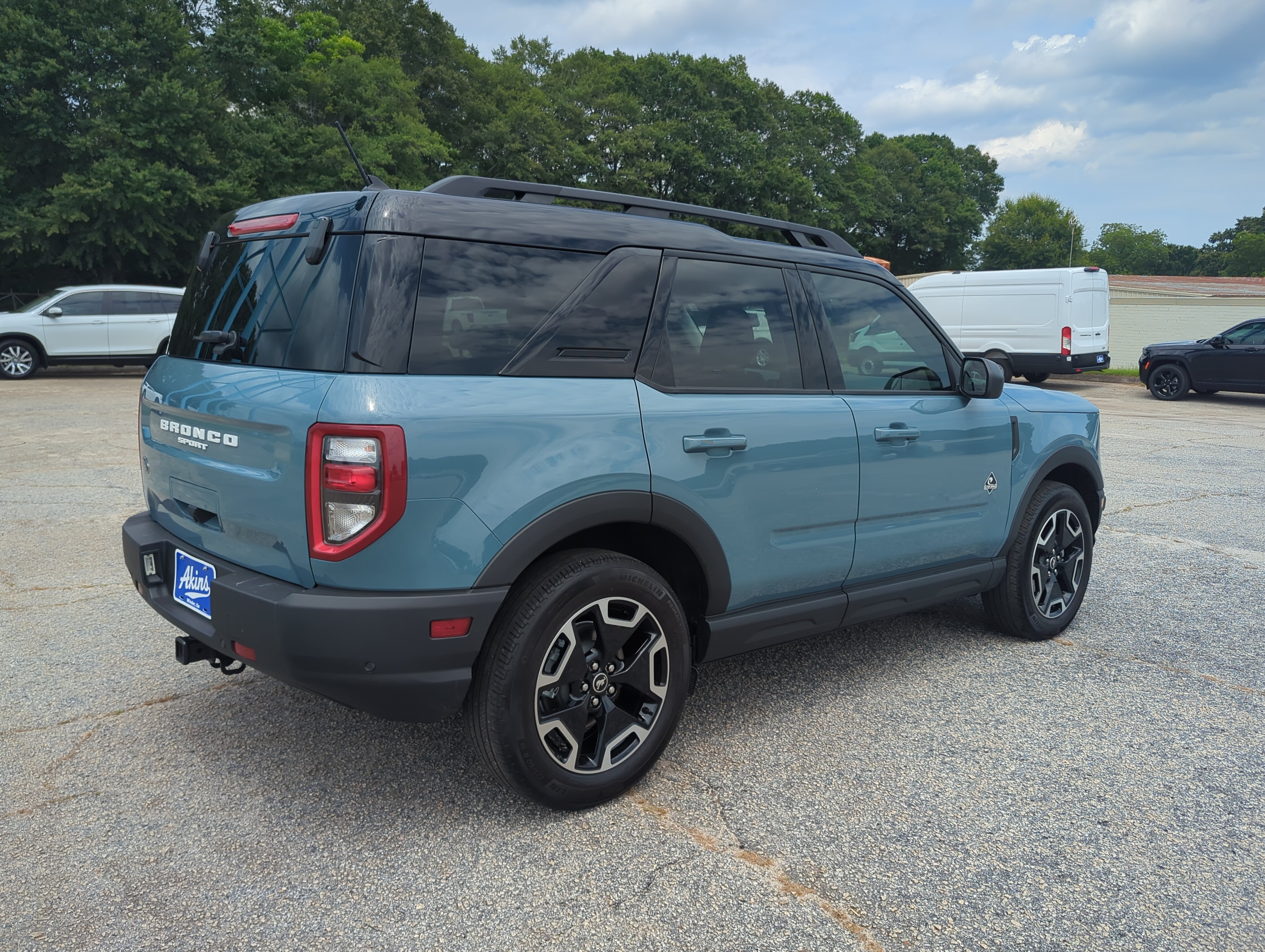 Certified 2022 Ford Bronco Sport Outer Banks w/ Tech Package AWD/4WD image 3