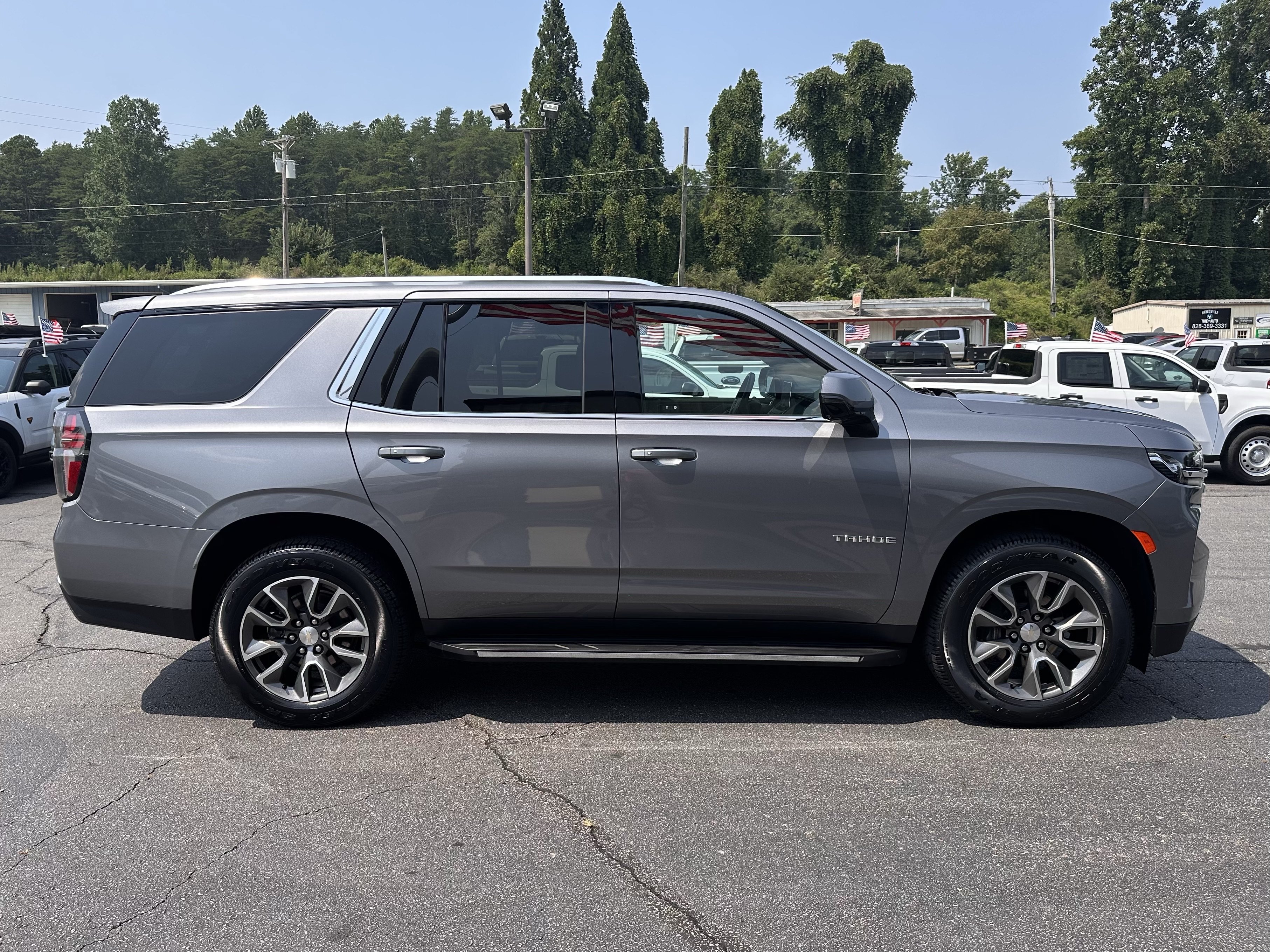 Used 2022 Chevrolet Tahoe LT w/ Luxury Package AWD/4WD image 5