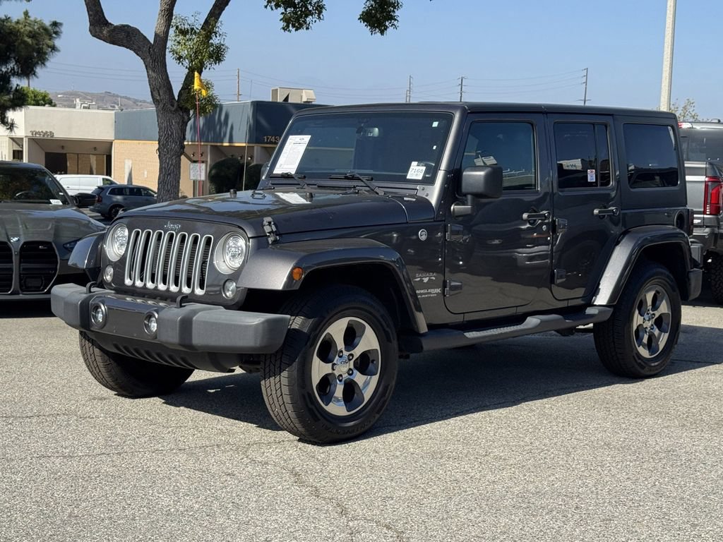 Used 2018 Jeep Wrangler Unlimited Sahara w/ Connectivity Group AWD/4WD image 3
