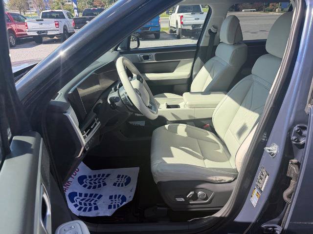 Used 2025 Hyundai Santa Fe SEL AWD/4WD image 11