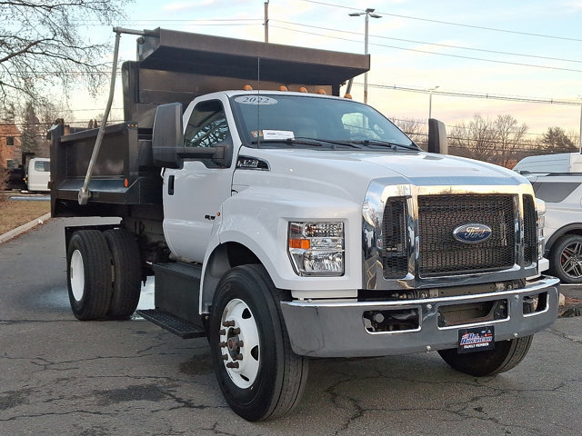Certified 2022 Ford F750 2WD Regular Cab Super Duty image 2