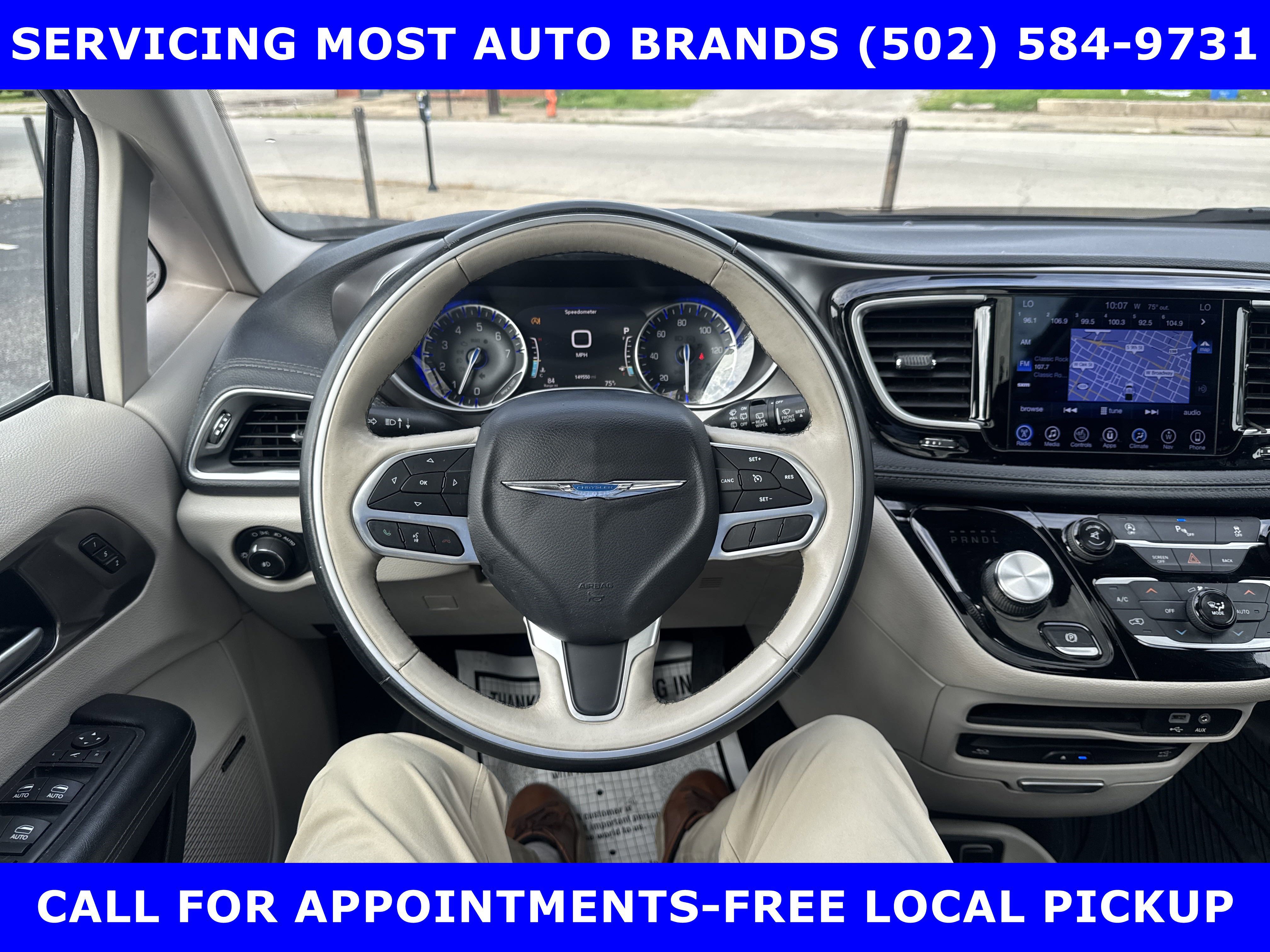 Used 2017 Chrysler Pacifica Limited image 23