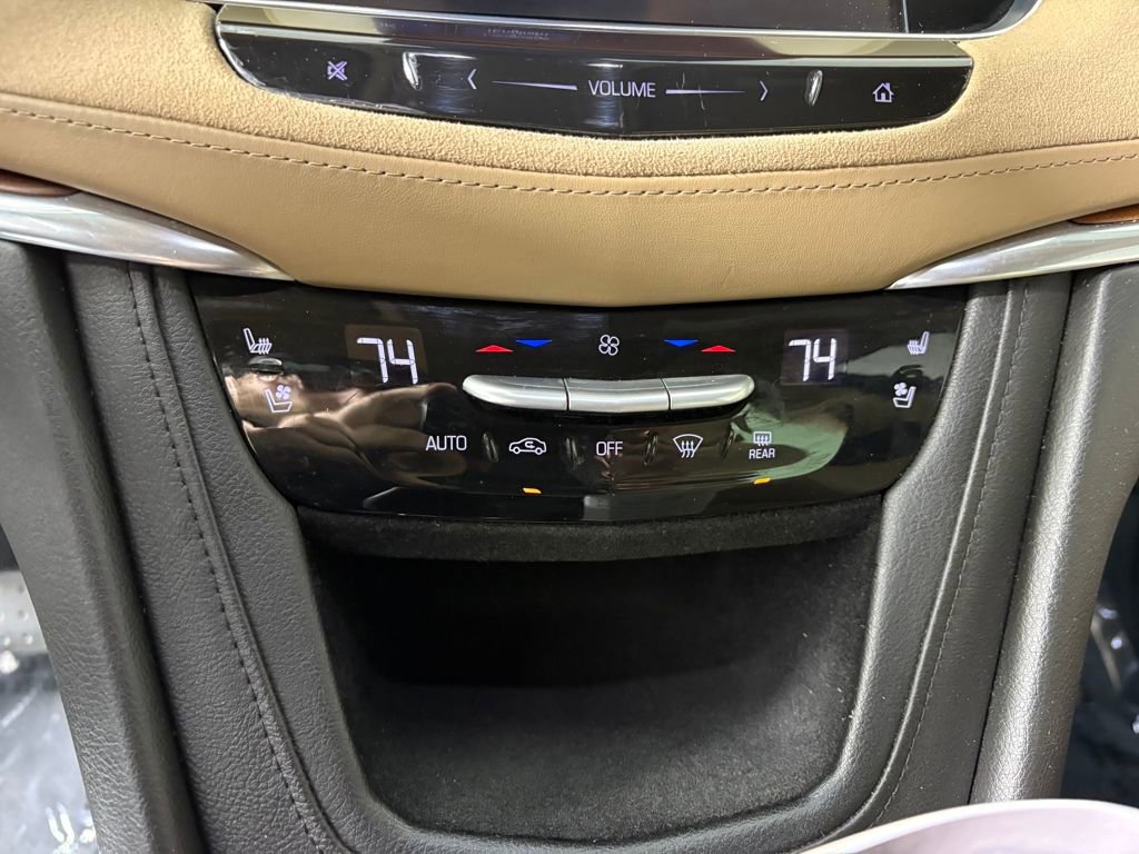 Used 2017 Cadillac XT5 Platinum w/ Driver Assist Package image 21