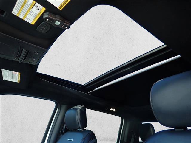 Certified 2022 Ford F350 Platinum w/ FX4 Off-Road Package image 15