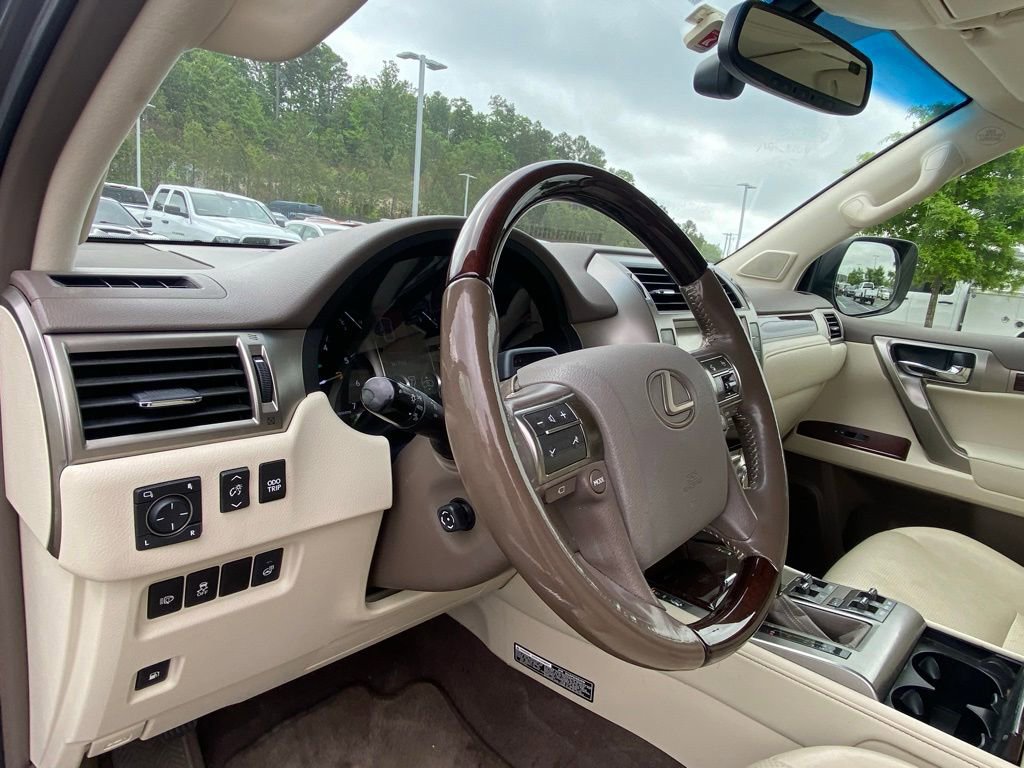 Used 2018 Lexus GX 460 Luxury AWD/4WD image 9