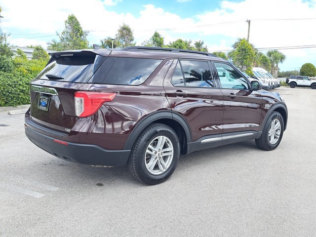 Certified 2022 Ford Explorer XLT image 4
