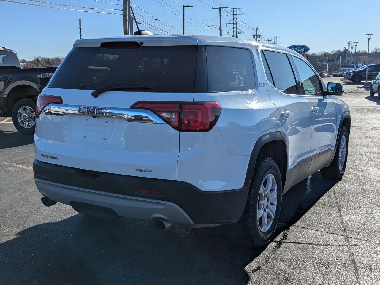 Used 2019 GMC Acadia SLE image 4