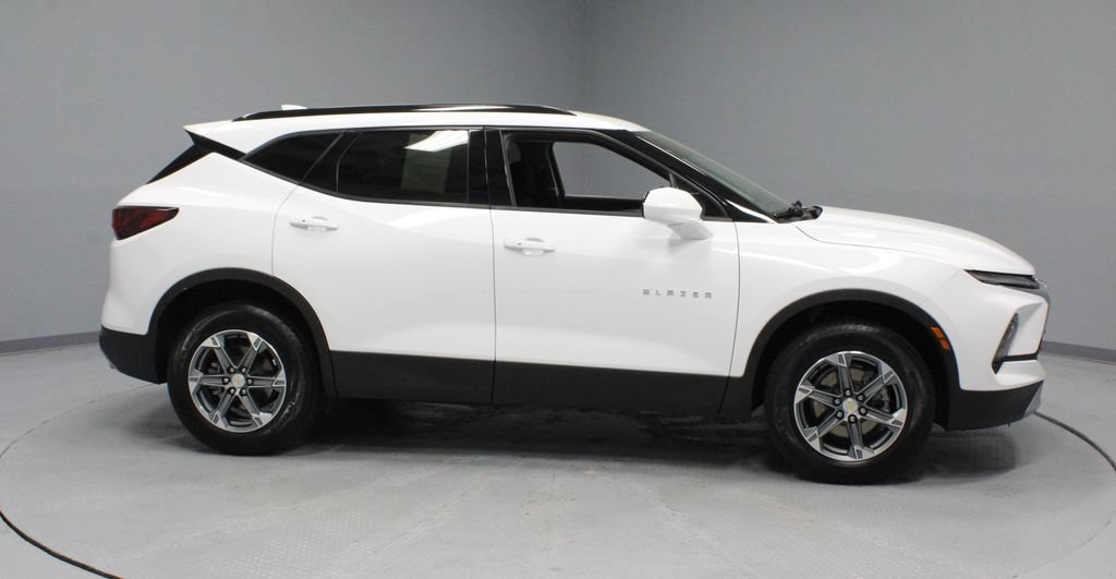 Used 2024 Chevrolet Blazer LT w/ Convenience Package FWD image 11