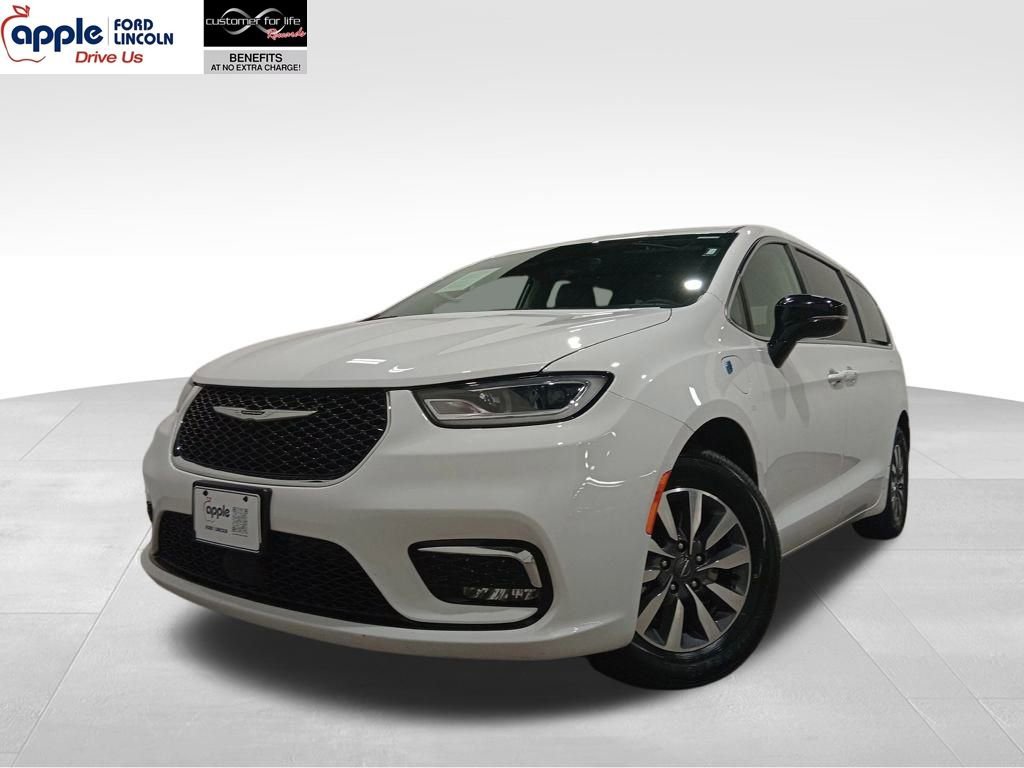 Used 2024 Chrysler Pacifica Limited FWD image 1