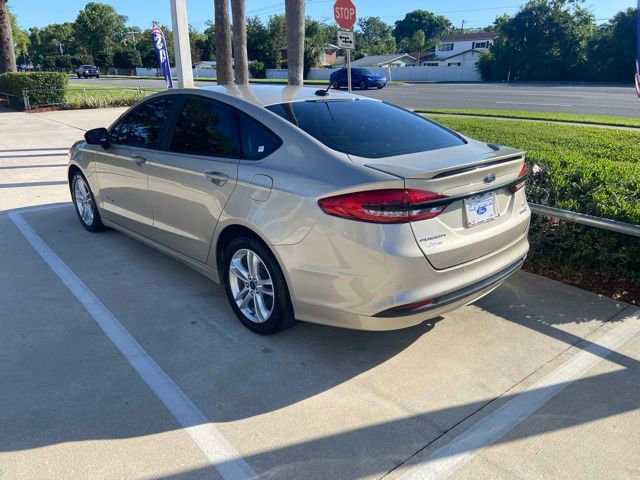Certified 2018 Ford Fusion SE FWD image 2