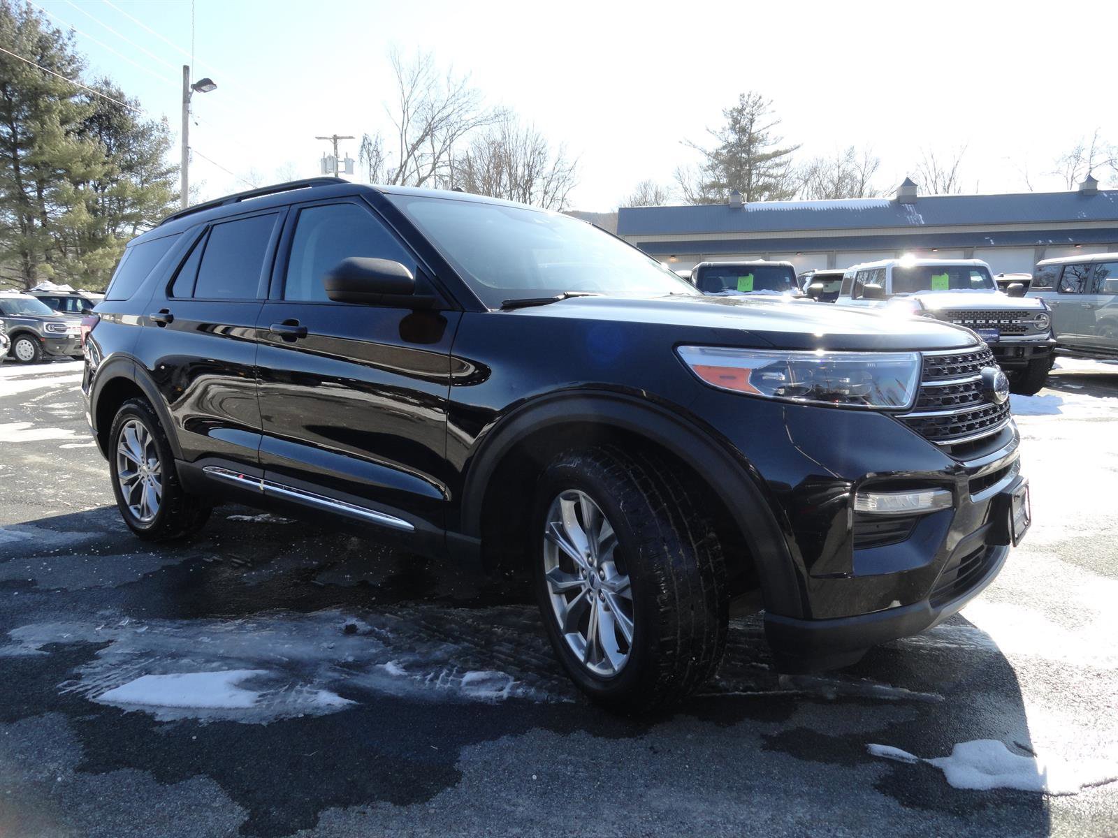 Certified 2020 Ford Explorer XLT w/ Equipment Group 202A image 7