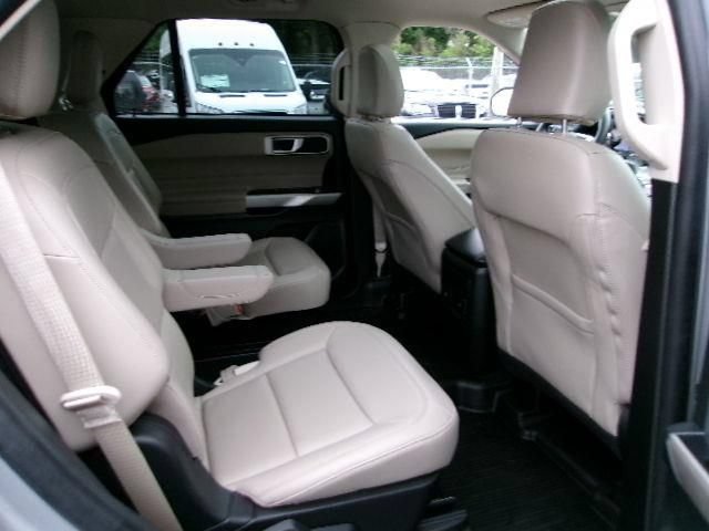 Certified 2023 Ford Explorer XLT w/ Equipment Group 202A AWD/4WD image 5