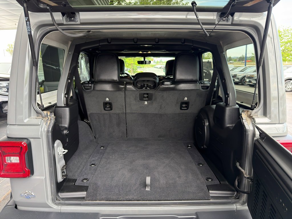 Used 2020 Jeep Wrangler Unlimited Sahara AWD/4WD image 17