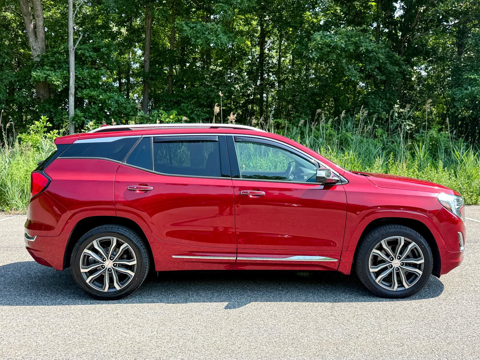 Used 2019 GMC Terrain Denali w/ Driver Alert Package II AWD/4WD image 7
