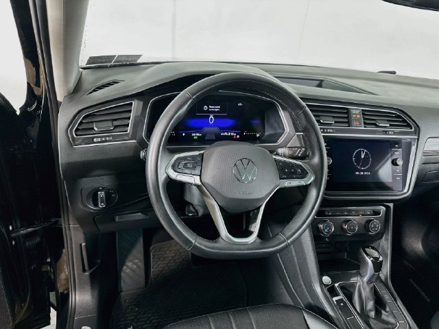 Used 2024 Volkswagen Tiguan Wolfsburg Edition AWD/4WD image 26