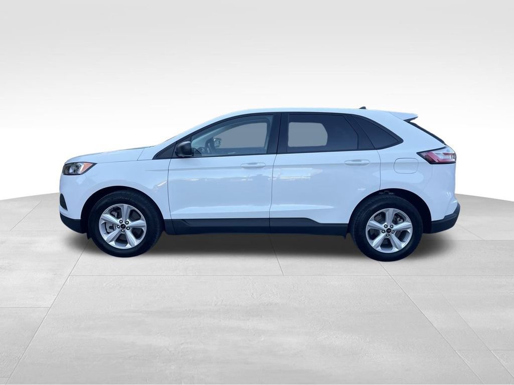Certified 2024 Ford Edge SE image 2