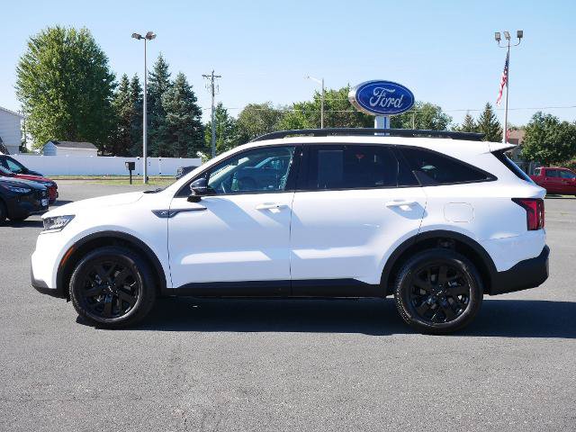Used 2023 Kia Sorento S AWD/4WD image 2
