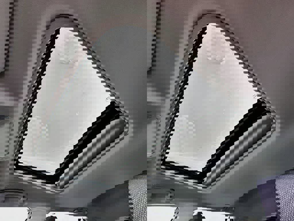 Used 2025 Toyota RAV4 XLE w/ Convenience Package image 30