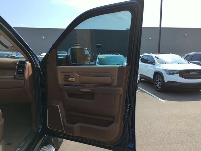 Used 2022 RAM 3500 Limited w/ Max Tow Package AWD/4WD image 14