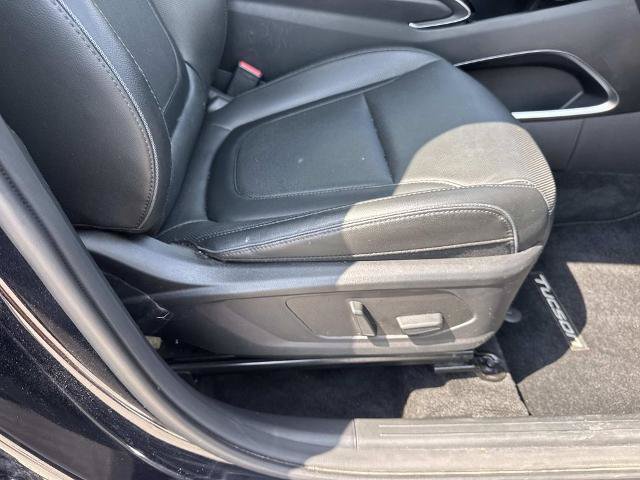 Used 2023 Hyundai Tucson Limited AWD/4WD image 12