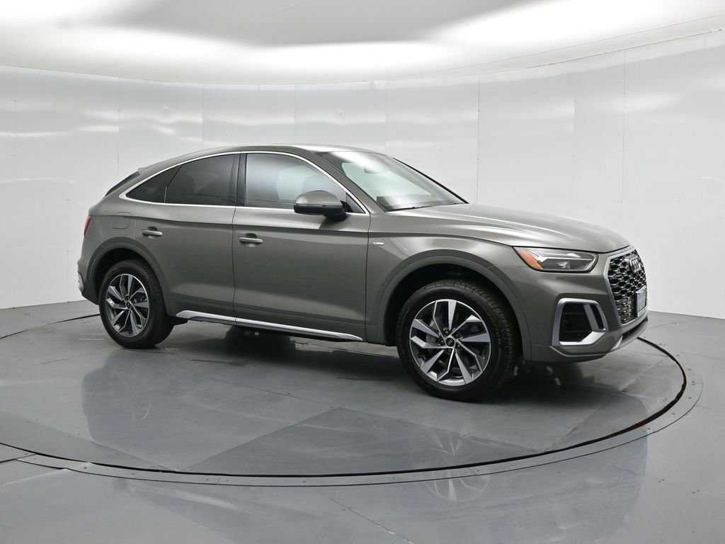 Used 2023 Audi Q5 2.0T Premium w/ Convenience Package image 3