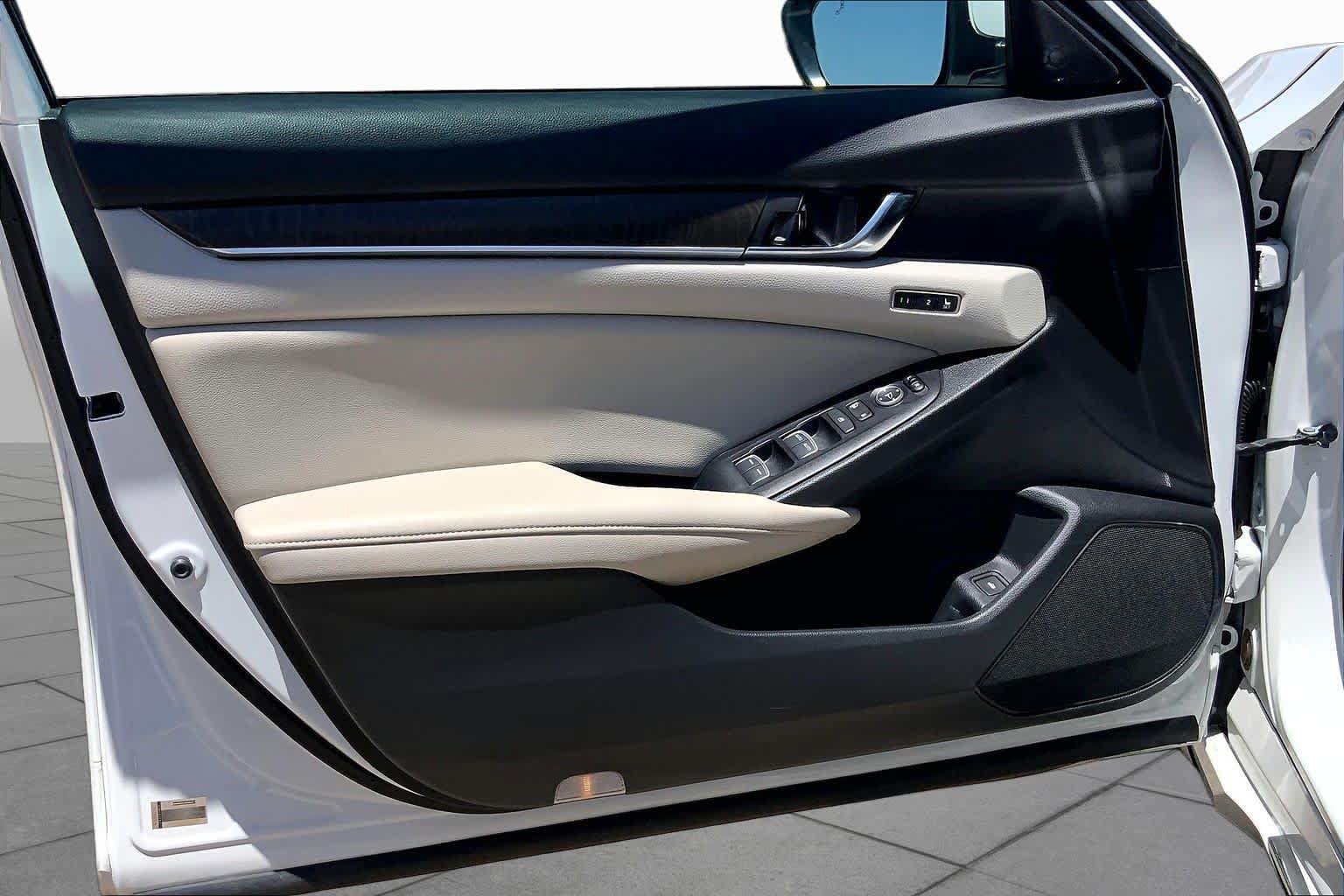 Used 2021 Honda Accord Touring image 22