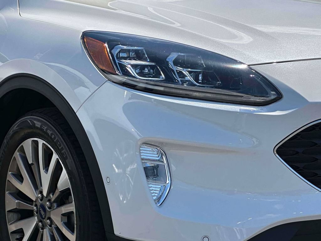 Certified 2021 Ford Escape Titanium AWD/4WD image 8