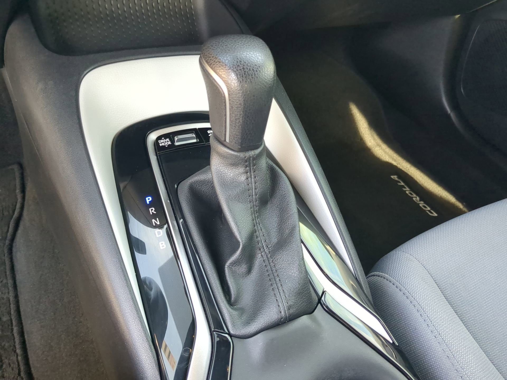 Used 2024 Toyota Corolla SE image 25