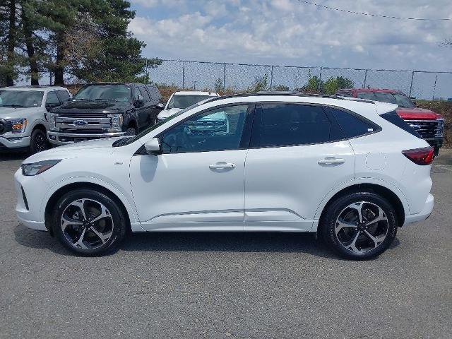 Certified 2023 Ford Escape ST-Line Select w/ Tech Pack #2 AWD/4WD image 5