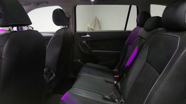Used 2024 Volkswagen Tiguan SE image 19