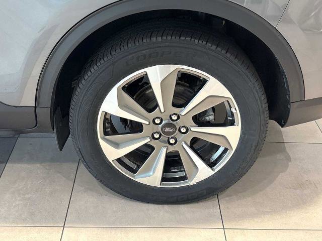 Certified 2024 Ford Escape Platinum AWD/4WD image 32