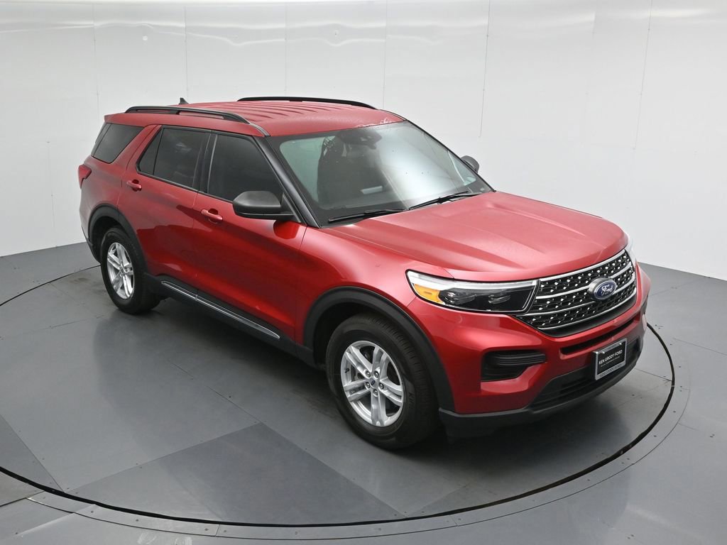 Certified 2024 Ford Explorer XLT image 4