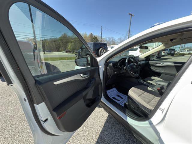 Certified 2020 Ford Escape SE image 11