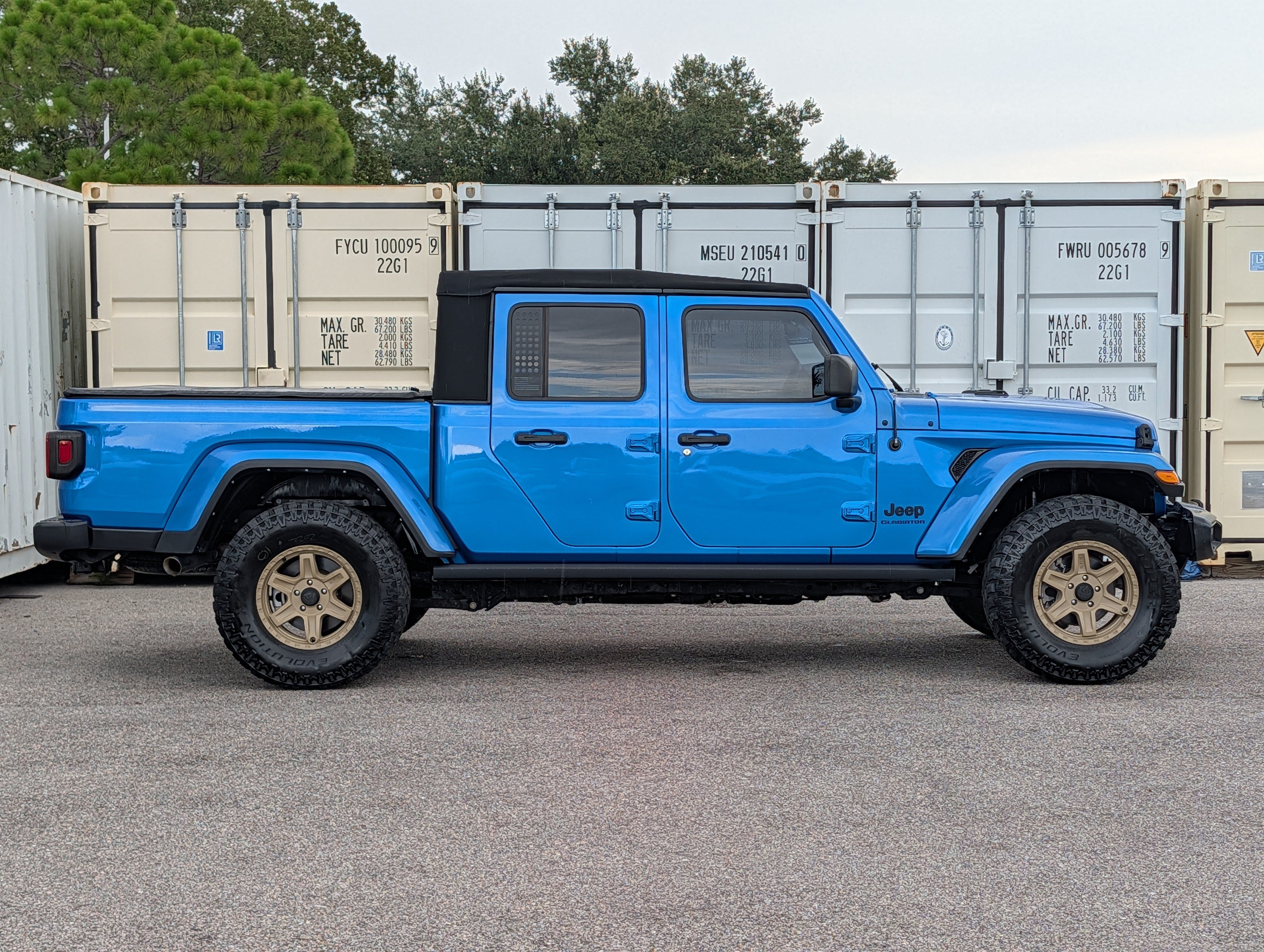 Used 2021 Jeep Gladiator Sport AWD/4WD image 4