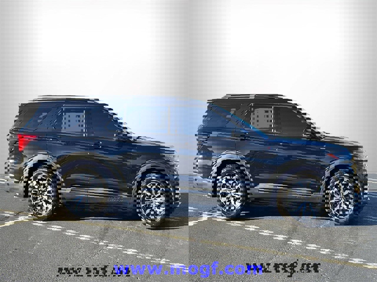 Certified 2025 Ford Explorer ST-Line w/ Premium Package image 2