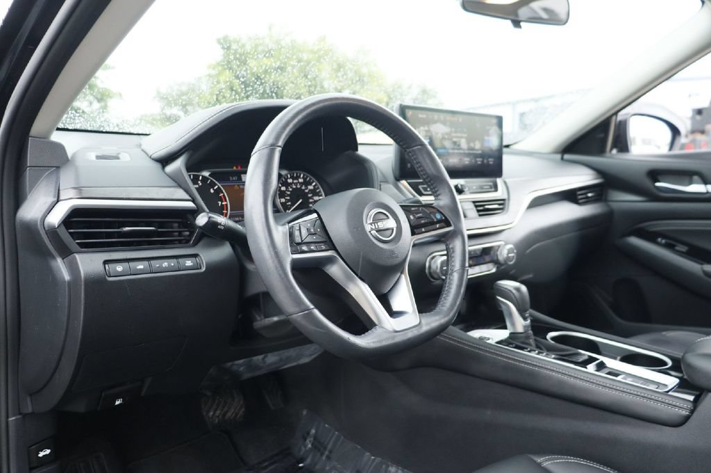 Used 2023 Nissan Altima 2.5 SL FWD image 3