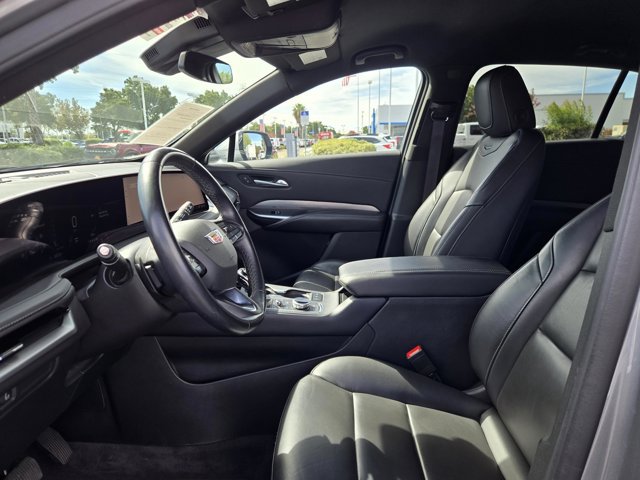 Used 2025 Cadillac XT4 Premium Luxury FWD image 26