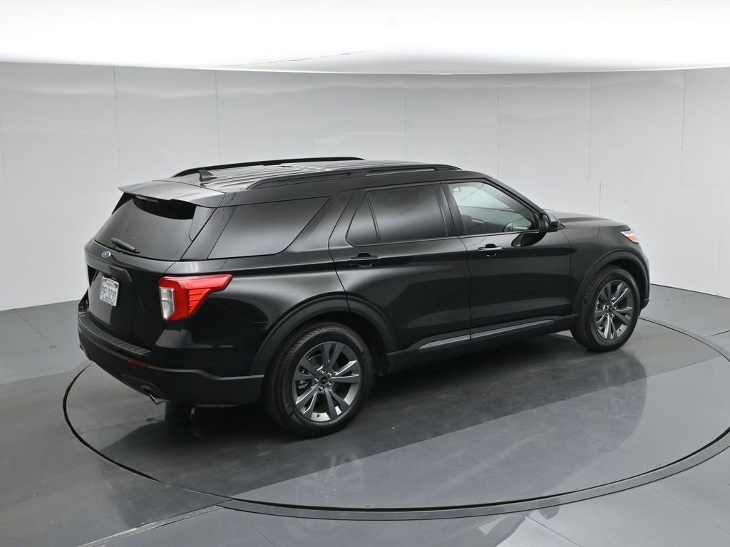 Certified 2022 Ford Explorer XLT w/ Equipment Group 202A RWD image 43