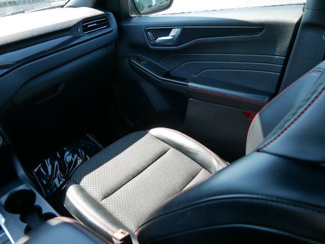 Certified 2025 Ford Escape ST-Line Select AWD/4WD image 17