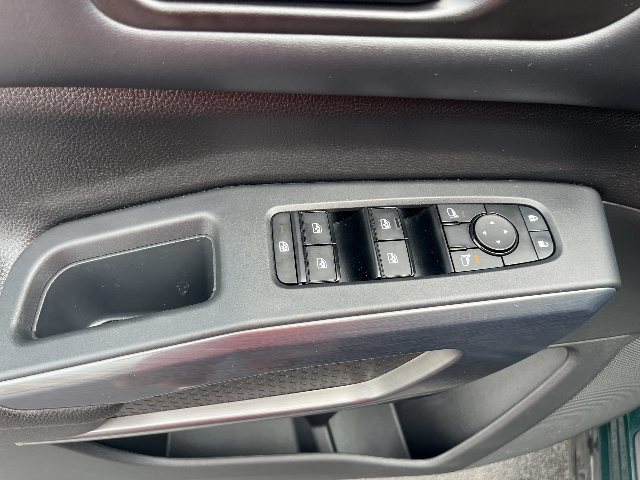 Used 2023 Nissan Pathfinder Rock Creek AWD/4WD image 18