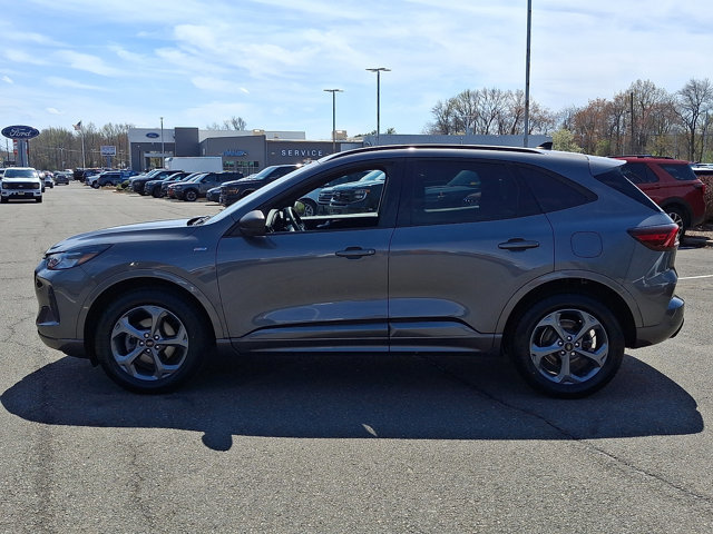 Certified 2023 Ford Escape ST-Line w/ Tech Pack #1 AWD/4WD image 6