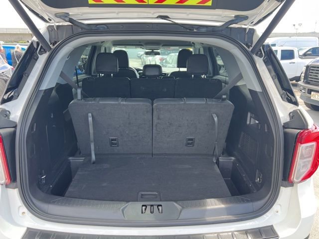 Certified 2022 Ford Explorer XLT w/ Equipment Group 202A RWD image 10