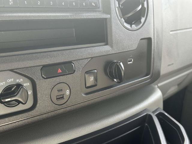 Certified 2023 Ford E-450 and Econoline 450 Super Duty w/ Power Windows & Locks Group RWD image 31