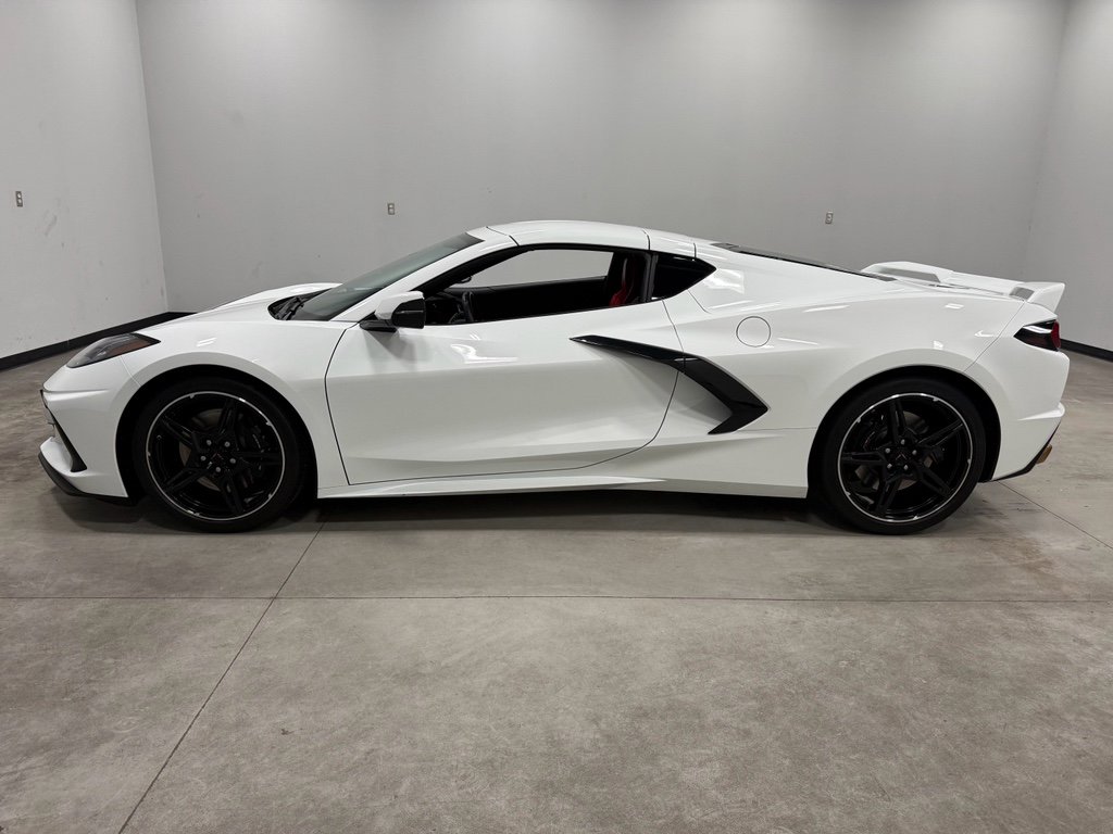 Used 2022 Chevrolet Corvette Stingray Coupe w/ Z51 Performance Package image 5
